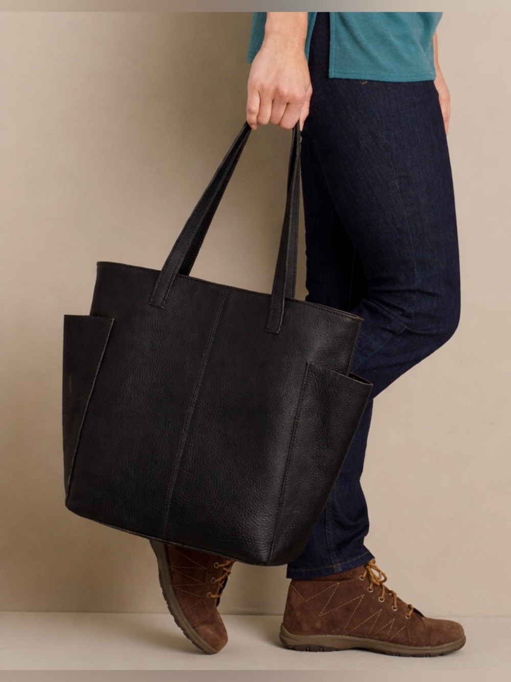 Duluth Trading Co. black Lifetime Leather large Tote Bag rugged travel
